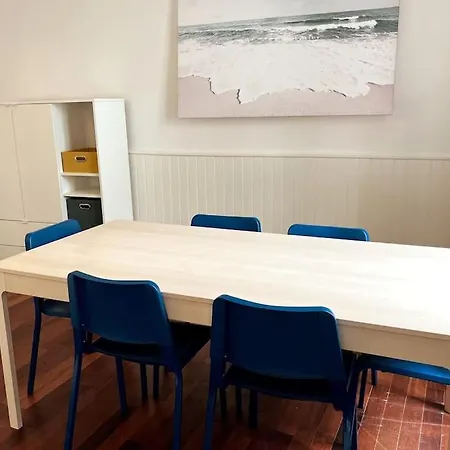 Maison De Ville, Hyper Centre, 8p, 105m2 *