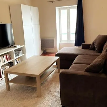 Maison De Ville, Hyper Centre, 8p, 105m2 *