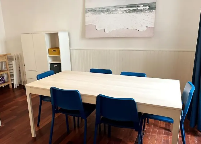 Maison De Ville, Hyper Centre, 8p, 105m2 *