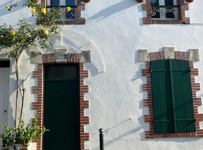 Maison De Ville, Hyper Centre, 8p, 105m2 Prázdninový dům *